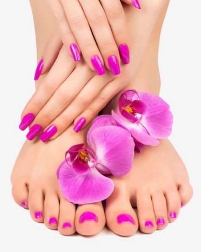 Est&eacute;tica de pie profunda con esmaltado semipermanente